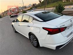 نيسان ألتيما